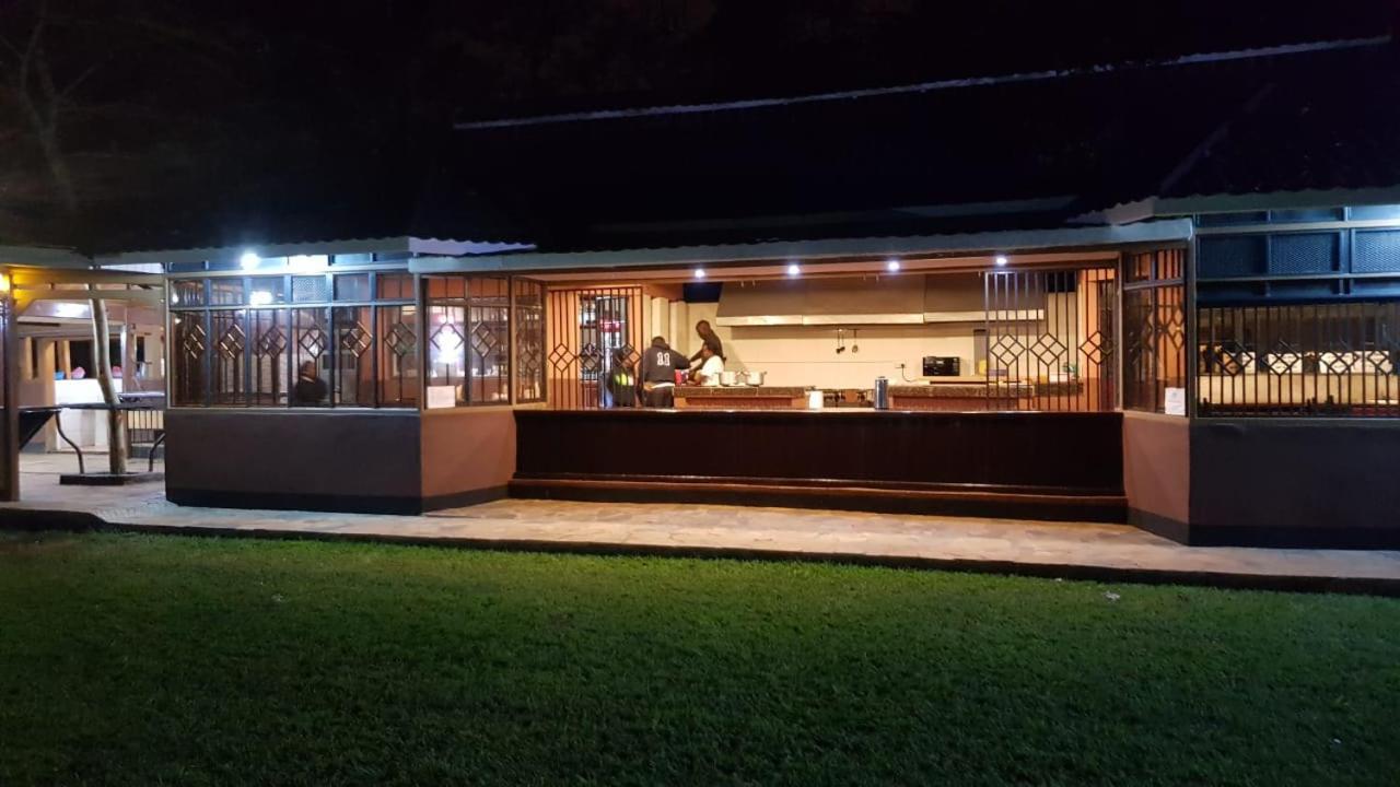 Edgewood Country Place Hotell Thika Exteriör bild